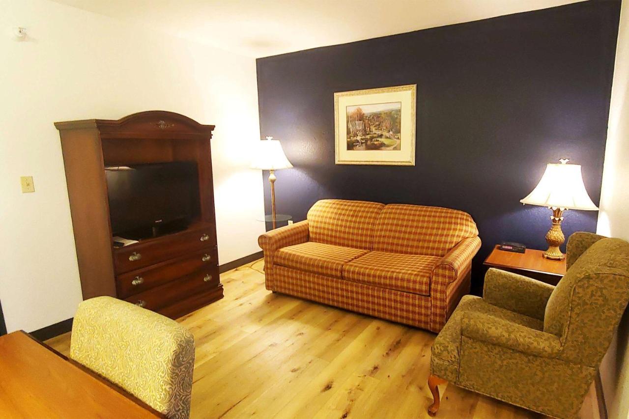 Wingate By Wyndham - Austintown Hotel