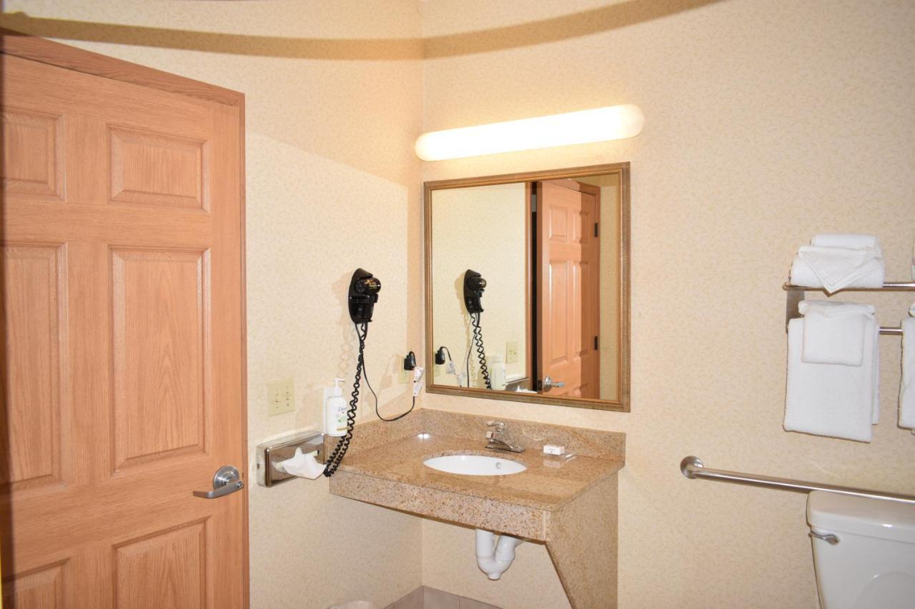 Wingate By Wyndham - Austintown Hotel