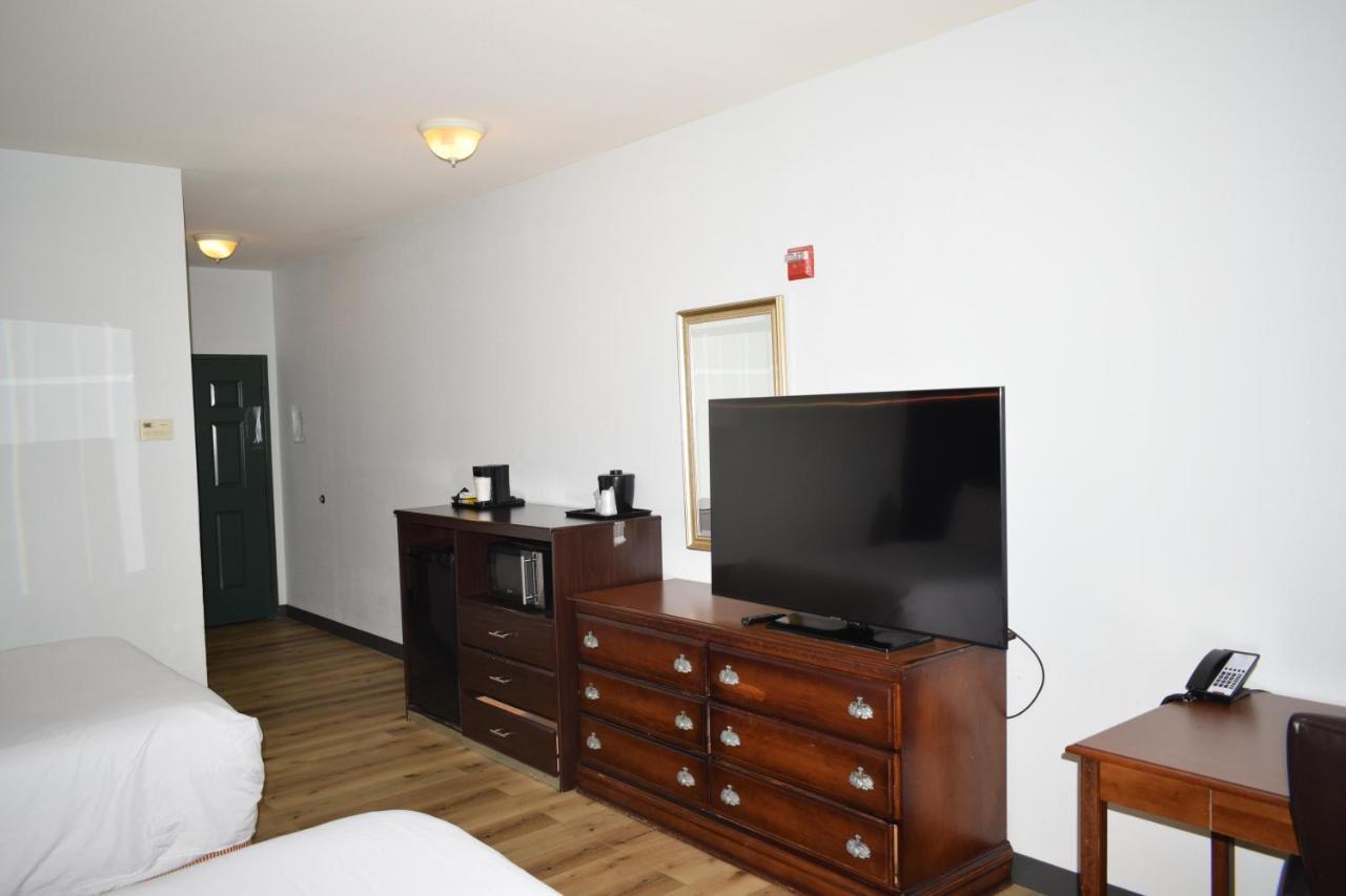 Wingate By Wyndham - Austintown Hotel