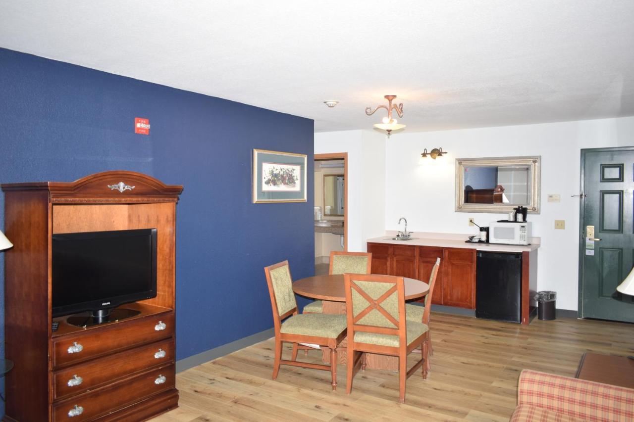 Wingate By Wyndham - Austintown Hotel