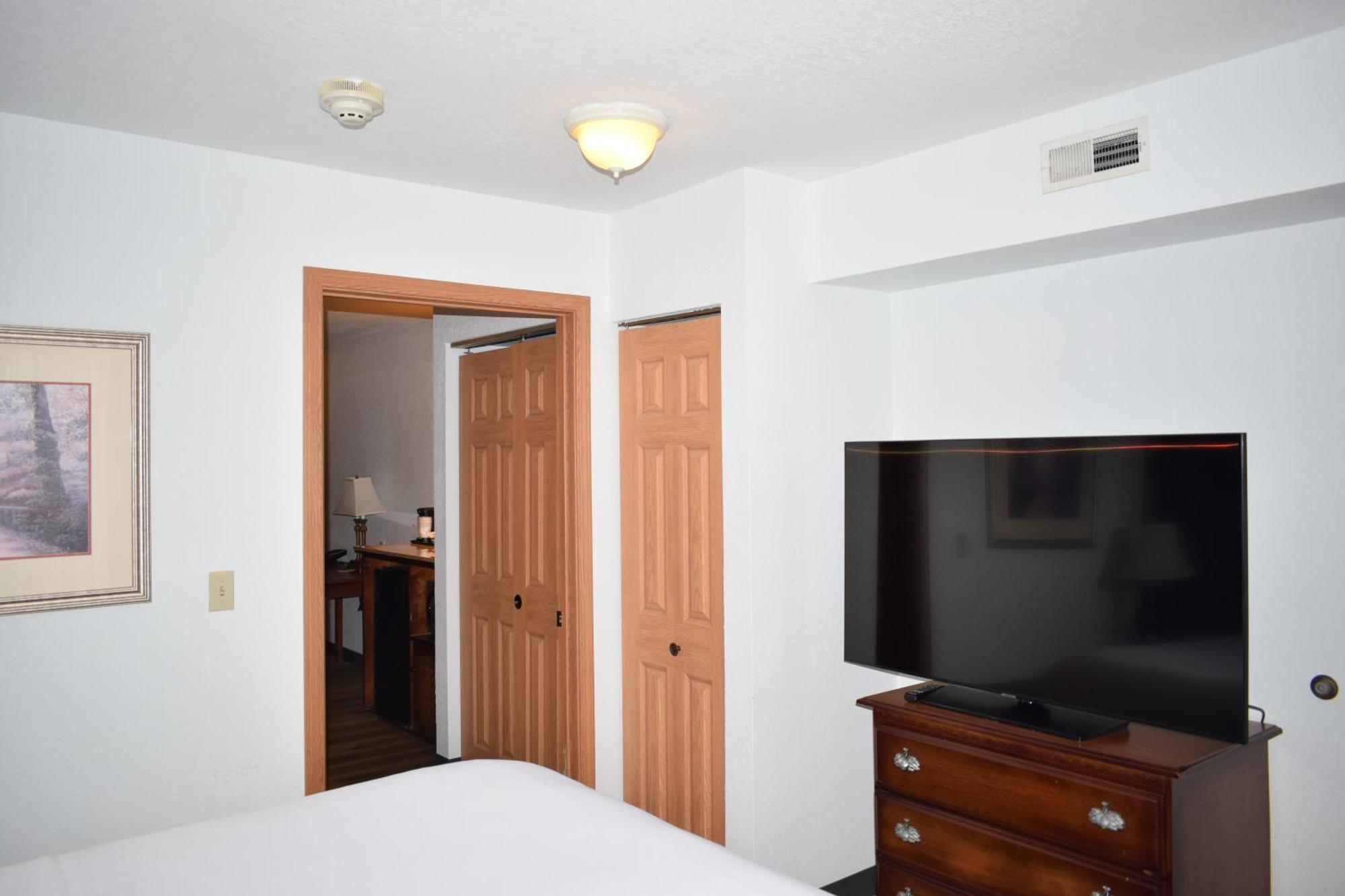 Wingate By Wyndham - Austintown Hotel